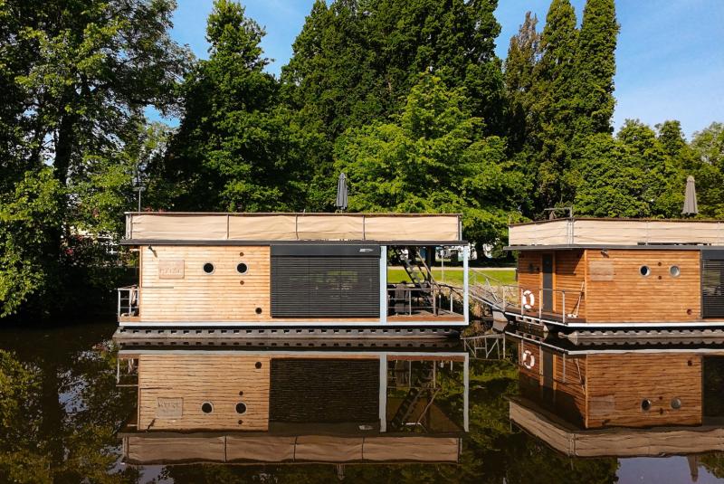 Preview photo for an amazing place. The image is connected to the given place.