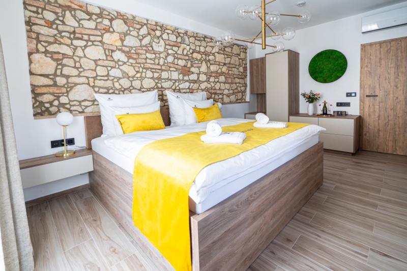 Preview photo for an amazing place. The image is connected to the given place.