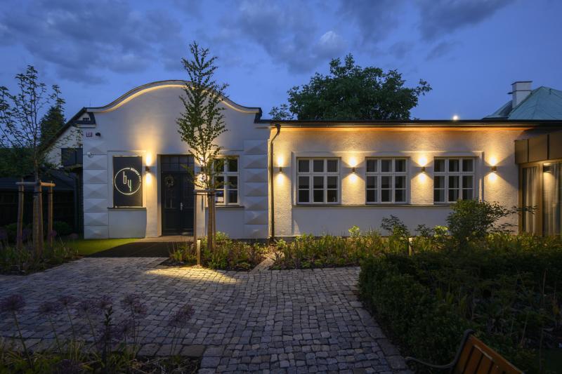 Preview photo for an amazing place. The image is connected to the given place.