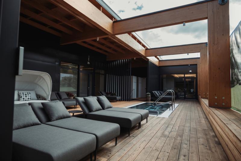 Preview photo for an amazing place. The image is connected to the given place.