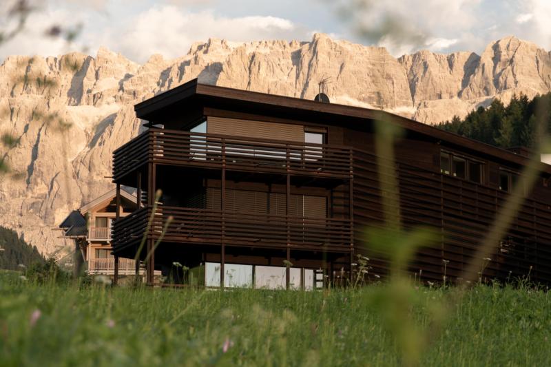 Preview photo for an amazing place. The image is connected to the given place.