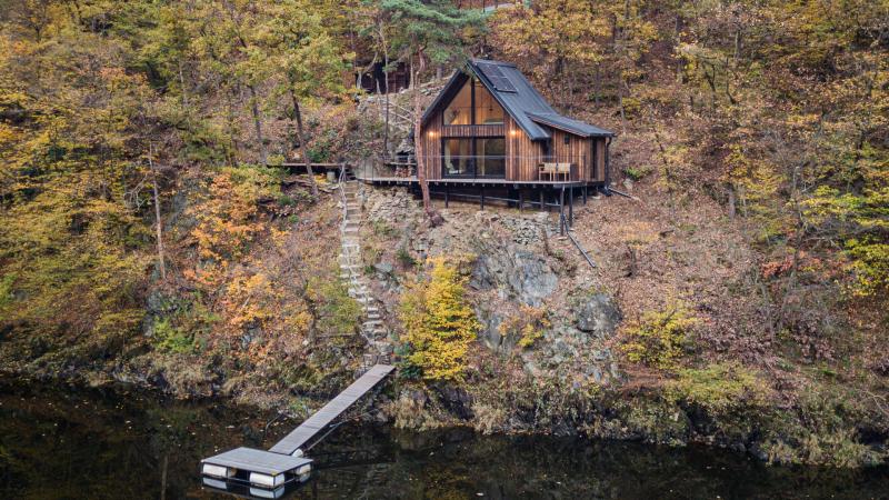 Preview photo for an amazing place. The image is connected to the given place.