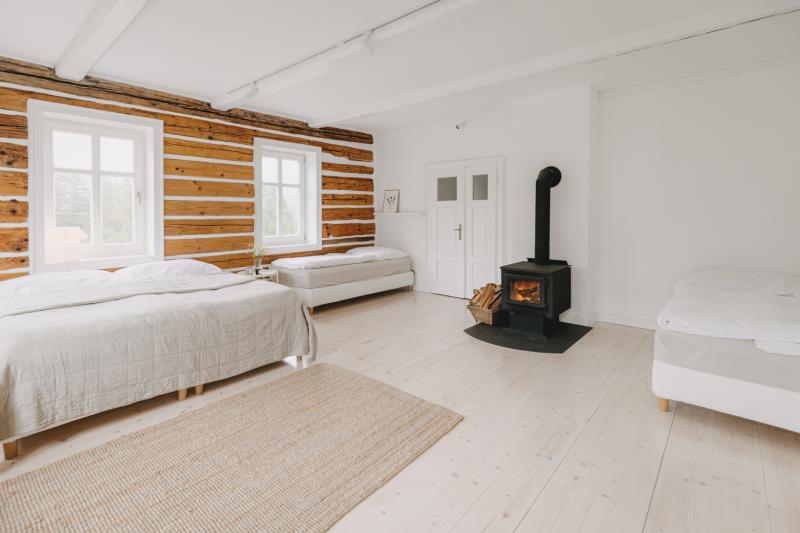 Preview photo for a room. The image is connected to the amazing place.