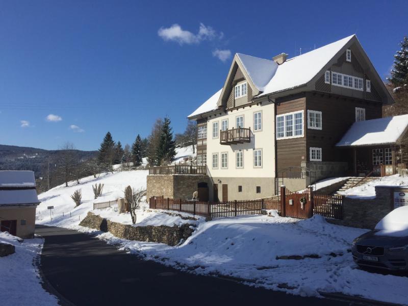 Preview photo for an amazing place. The image is connected to the given place.