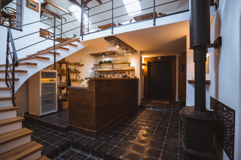 Preview photo for an amazing place. The image is connected to the given place.