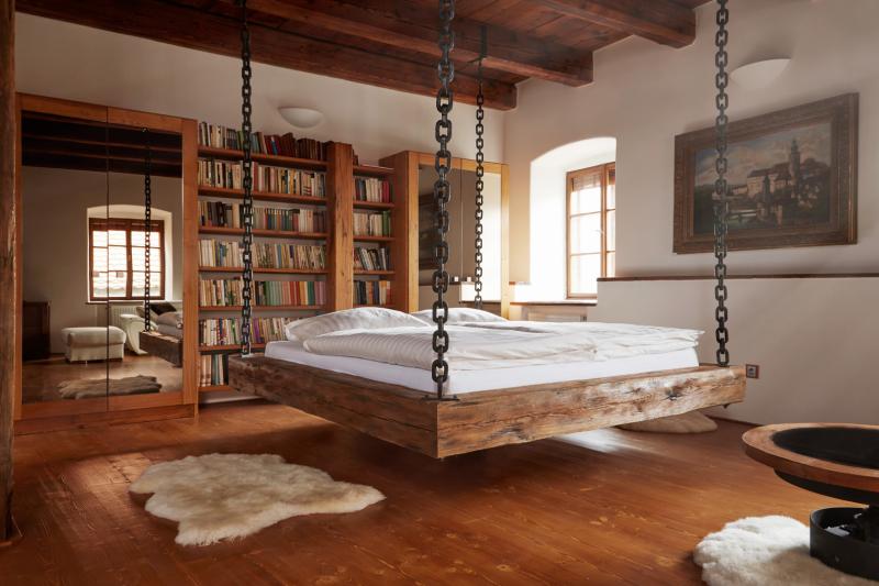 Preview photo for an amazing place. The image is connected to the given place.