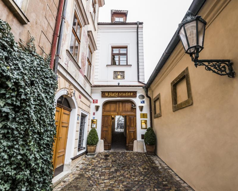 Preview photo for an amazing place. The image is connected to the given place.