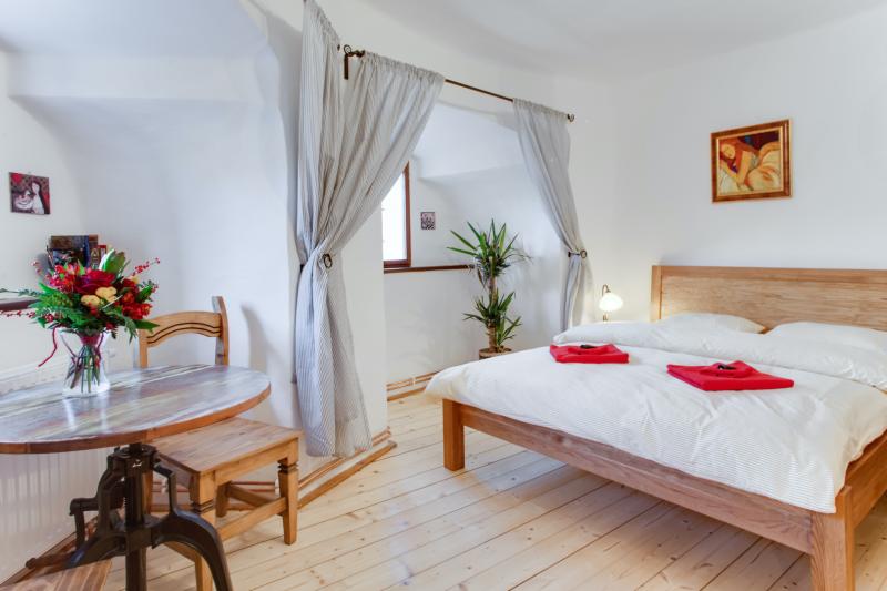 Preview photo for an amazing place. The image is connected to the given place.