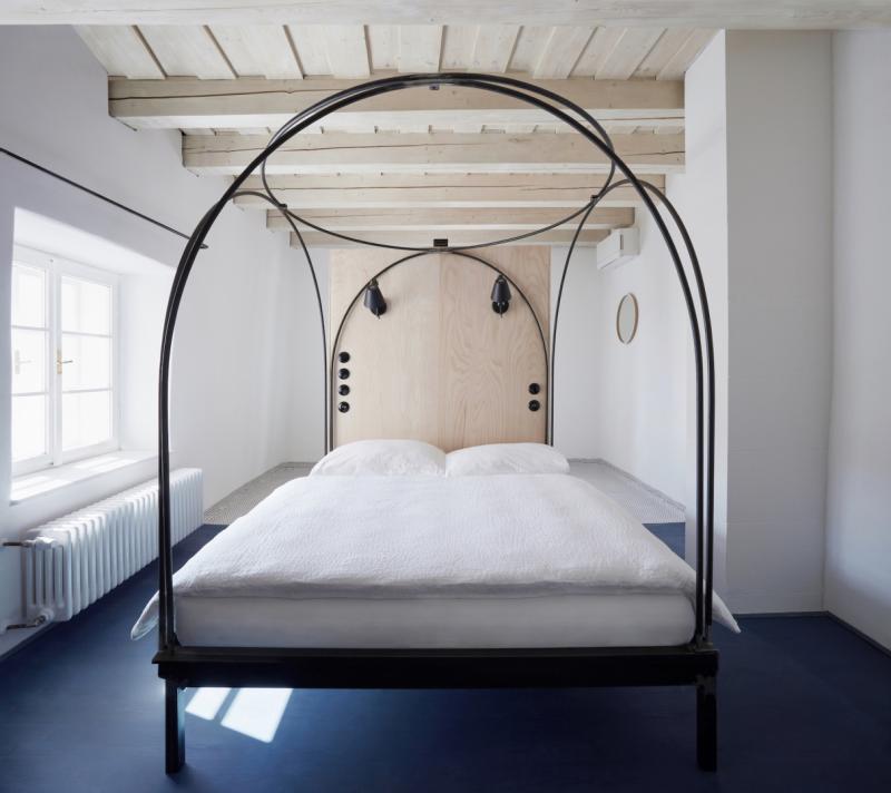 Preview photo for an amazing place. The image is connected to the given place.