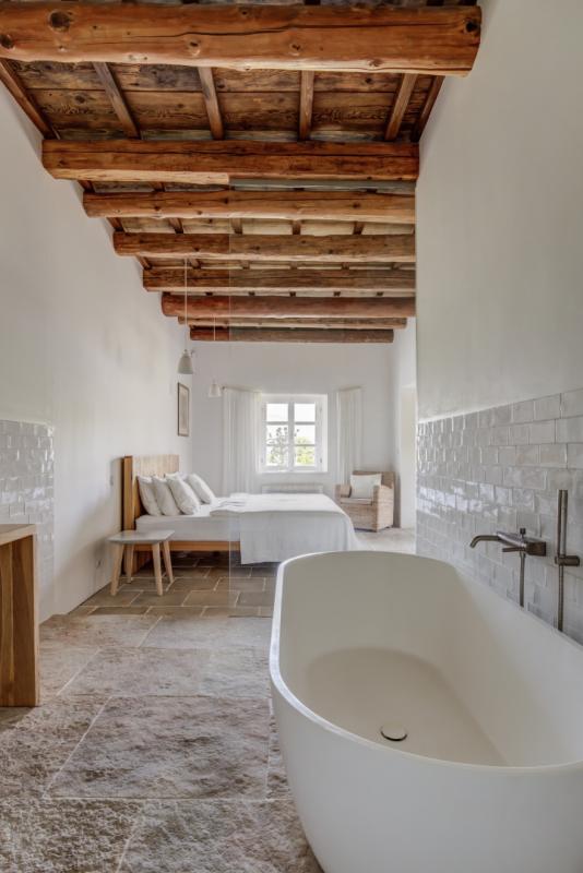 Preview photo for an amazing place. The image is connected to the given place.