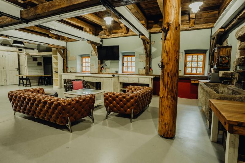 Preview photo for an amazing place. The image is connected to the given place.