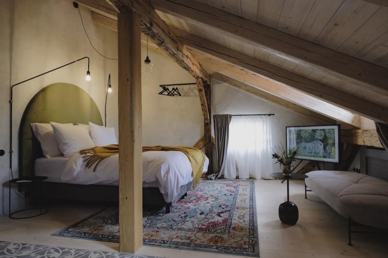 Preview photo for an amazing place. The image is connected to the given place.