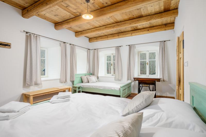 Preview photo for an amazing place. The image is connected to the given place.