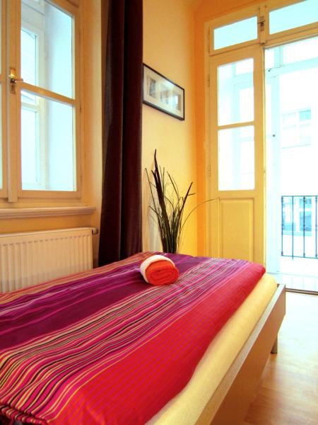 2 Bedroom Velvet Apartment - Prague Old Town-9
