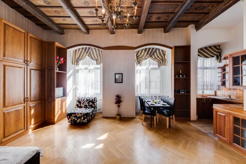 Palace Apartment protected by UNESCO – next to Charles Bridge -7