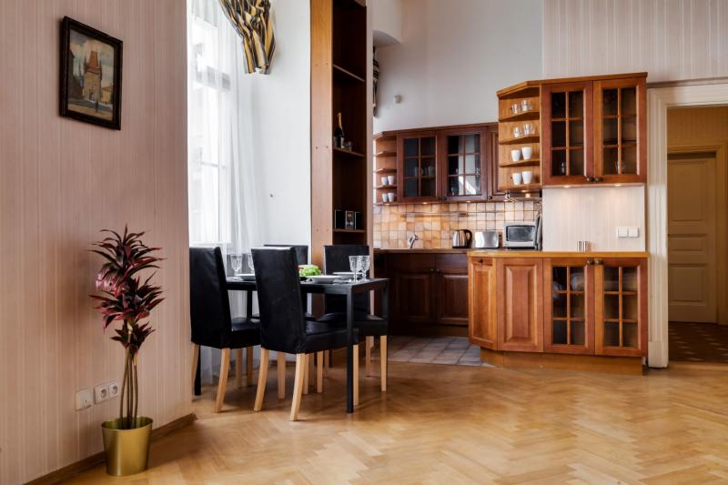 Palace Apartment protected by UNESCO – next to Charles Bridge -8