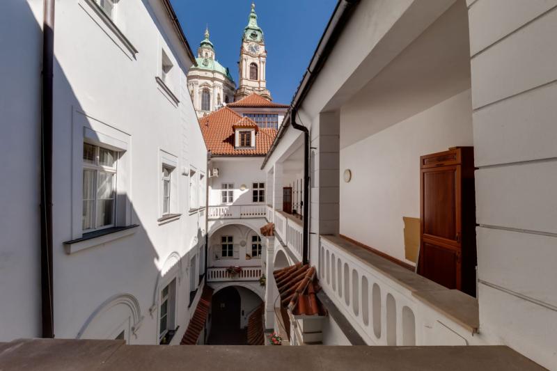 Palace Apartment protected by UNESCO – next to Charles Bridge -18
