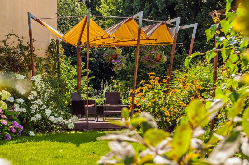 Summer garden for hotel guests-1