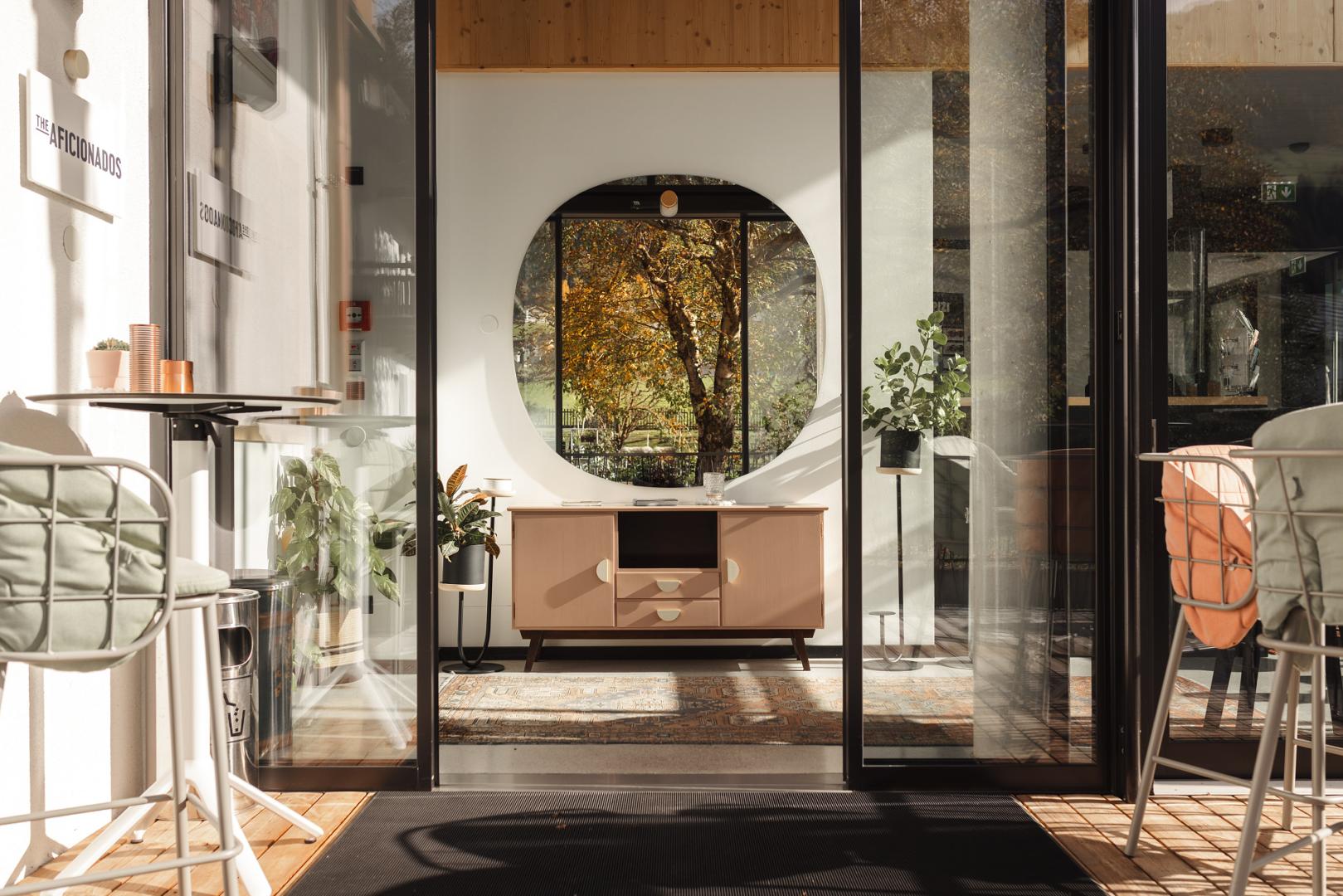 Preview photo in the page header. The image is part of the site structure and could be connected to the content.