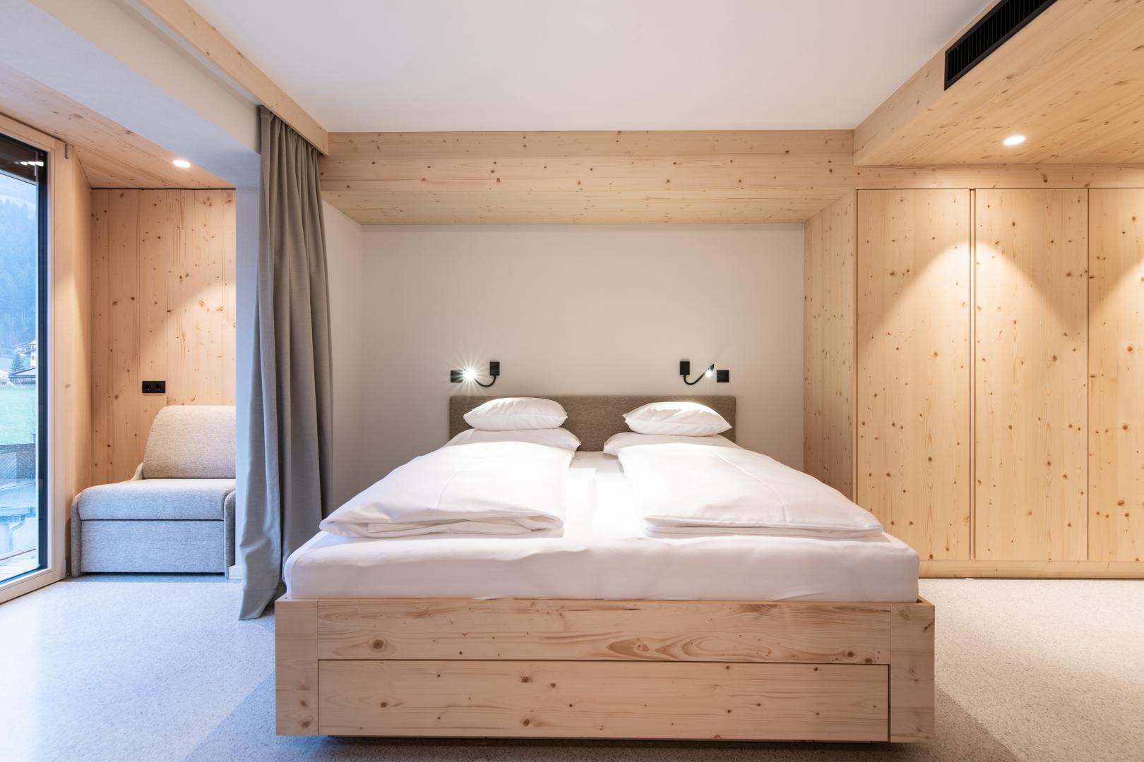 Preview photo. The image is connected to the amazing place. The image is part of the photo-gallery of the amazing place.