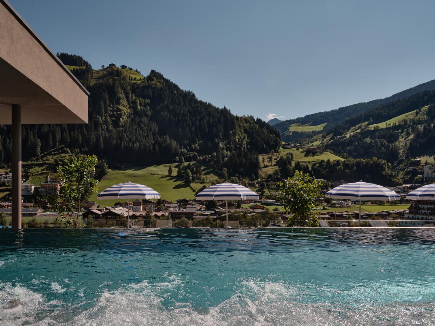 Preview photo in the page header. The image is part of the site structure and could be connected to the content.