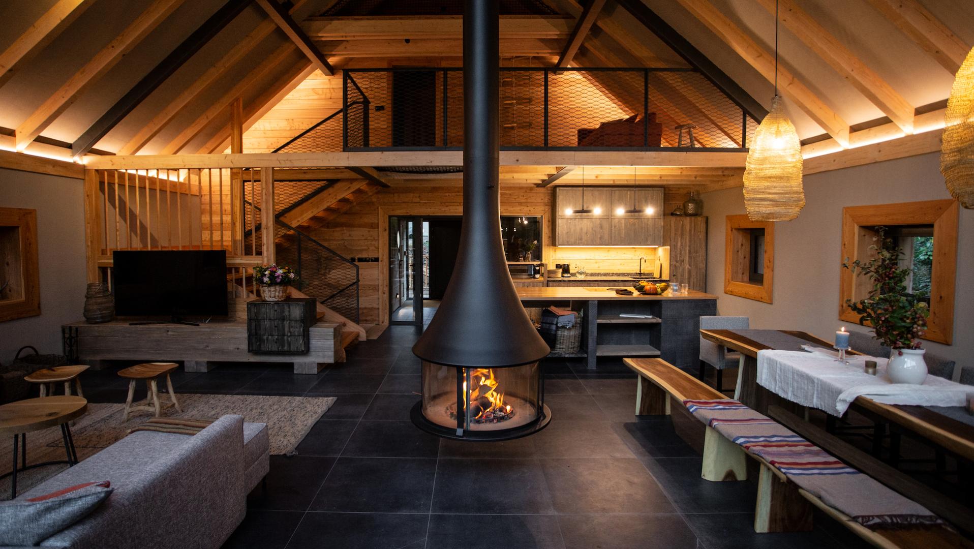 Preview photo in the page header. The image is part of the site structure and could be connected to the content.