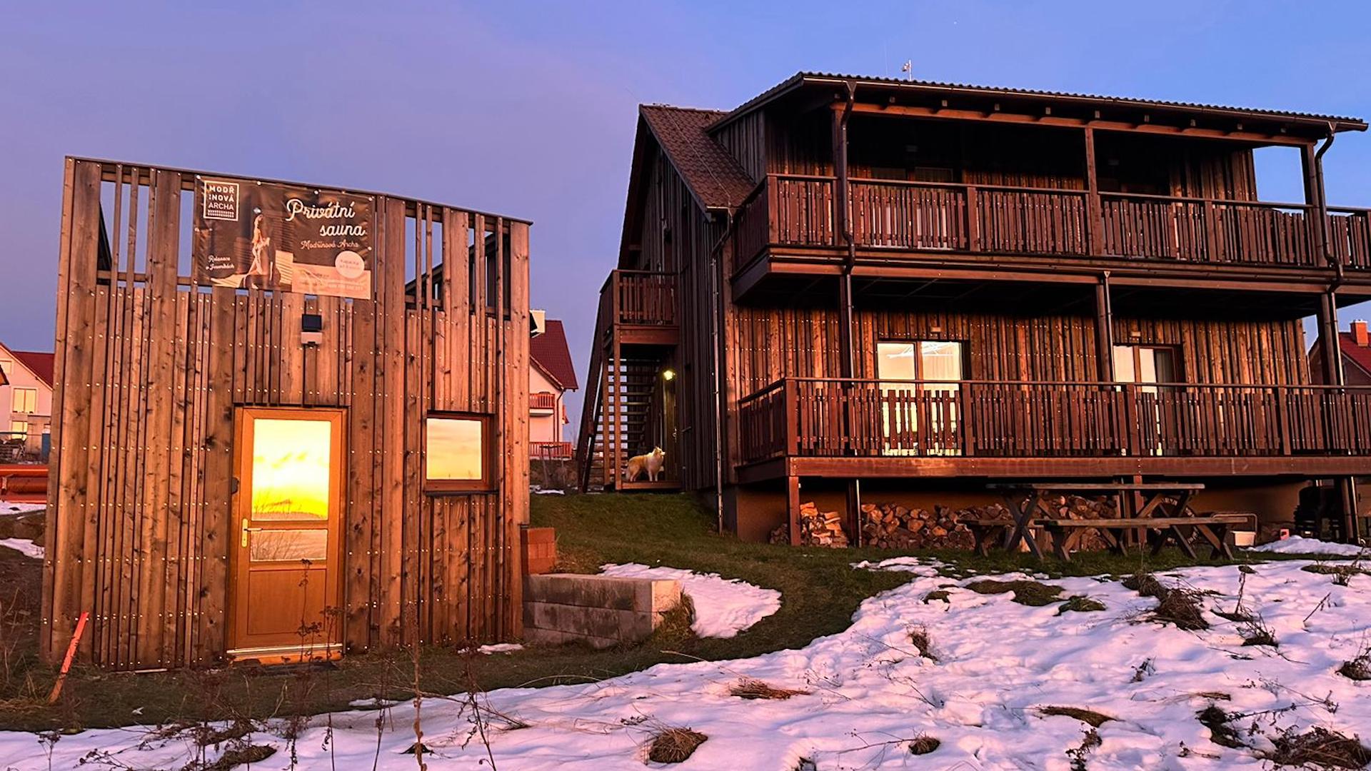 Preview photo in the page header. The image is part of the site structure and could be connected to the content.