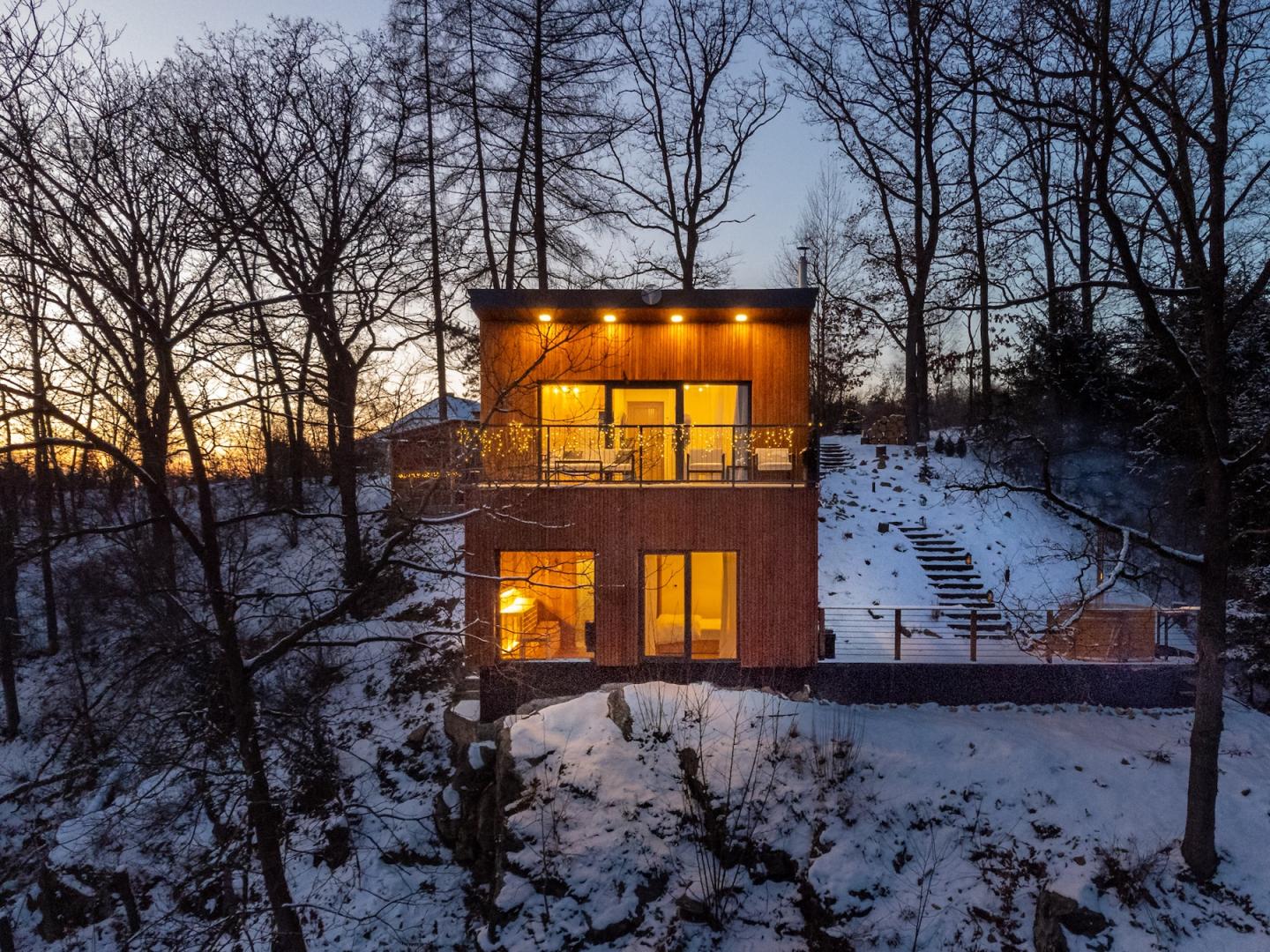 Preview photo in the page header. The image is part of the site structure and could be connected to the content.