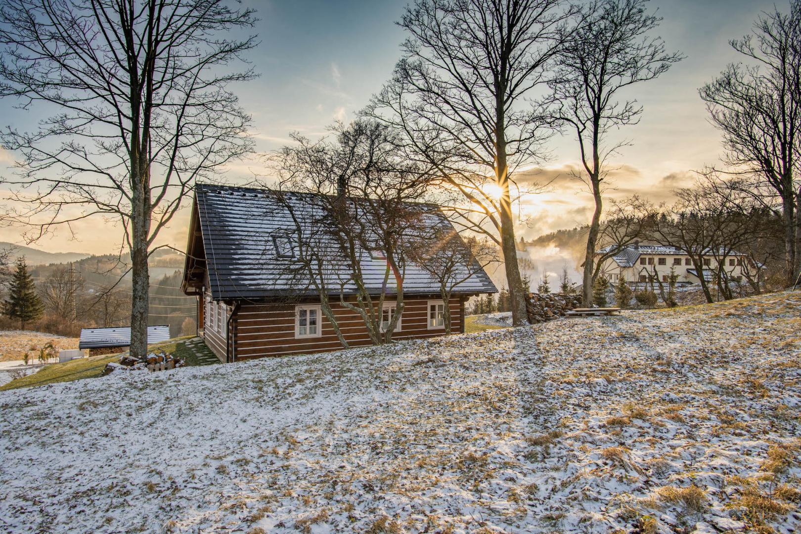 Preview photo in the page header. The image is part of the site structure and could be connected to the content.