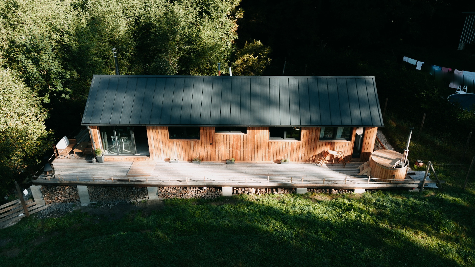 Preview photo in the page header. The image is part of the site structure and could be connected to the content.