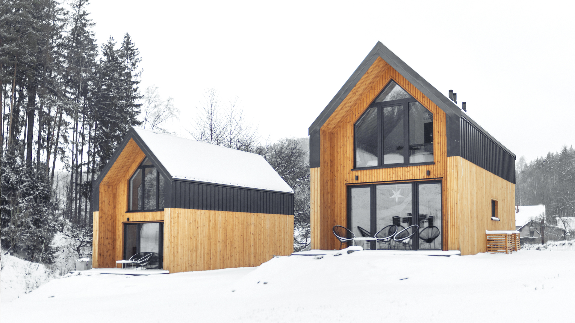 Preview photo in the page header. The image is part of the site structure and could be connected to the content.