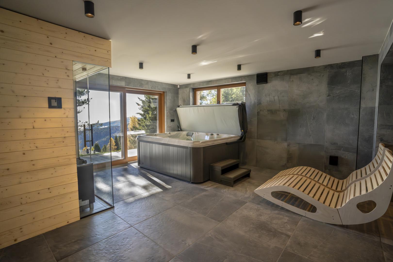 Preview photo. The image is connected to the amazing place. The image is part of the photo-gallery of the amazing place.