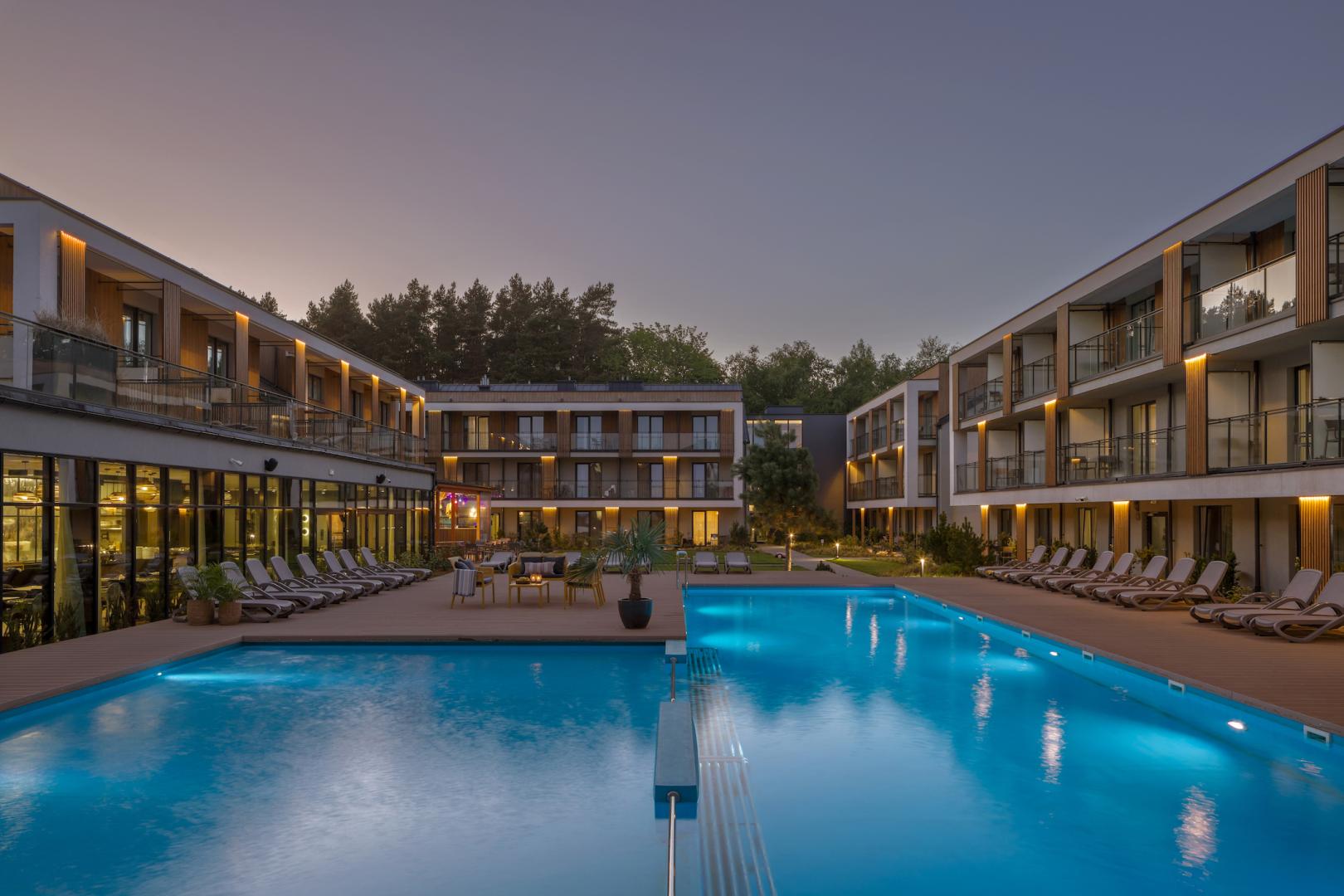 Preview photo in the page header. The image is part of the site structure and could be connected to the content.