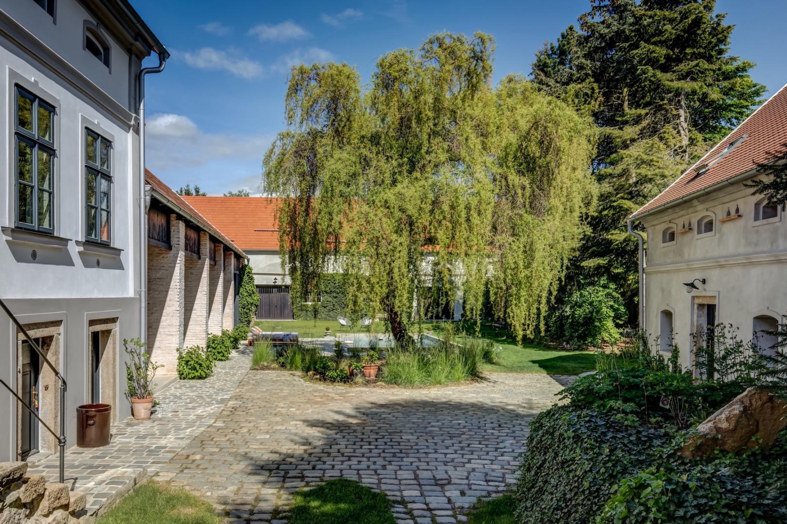 Preview photo. The image is connected to the amazing place. The image is part of the photo-gallery of the amazing place.