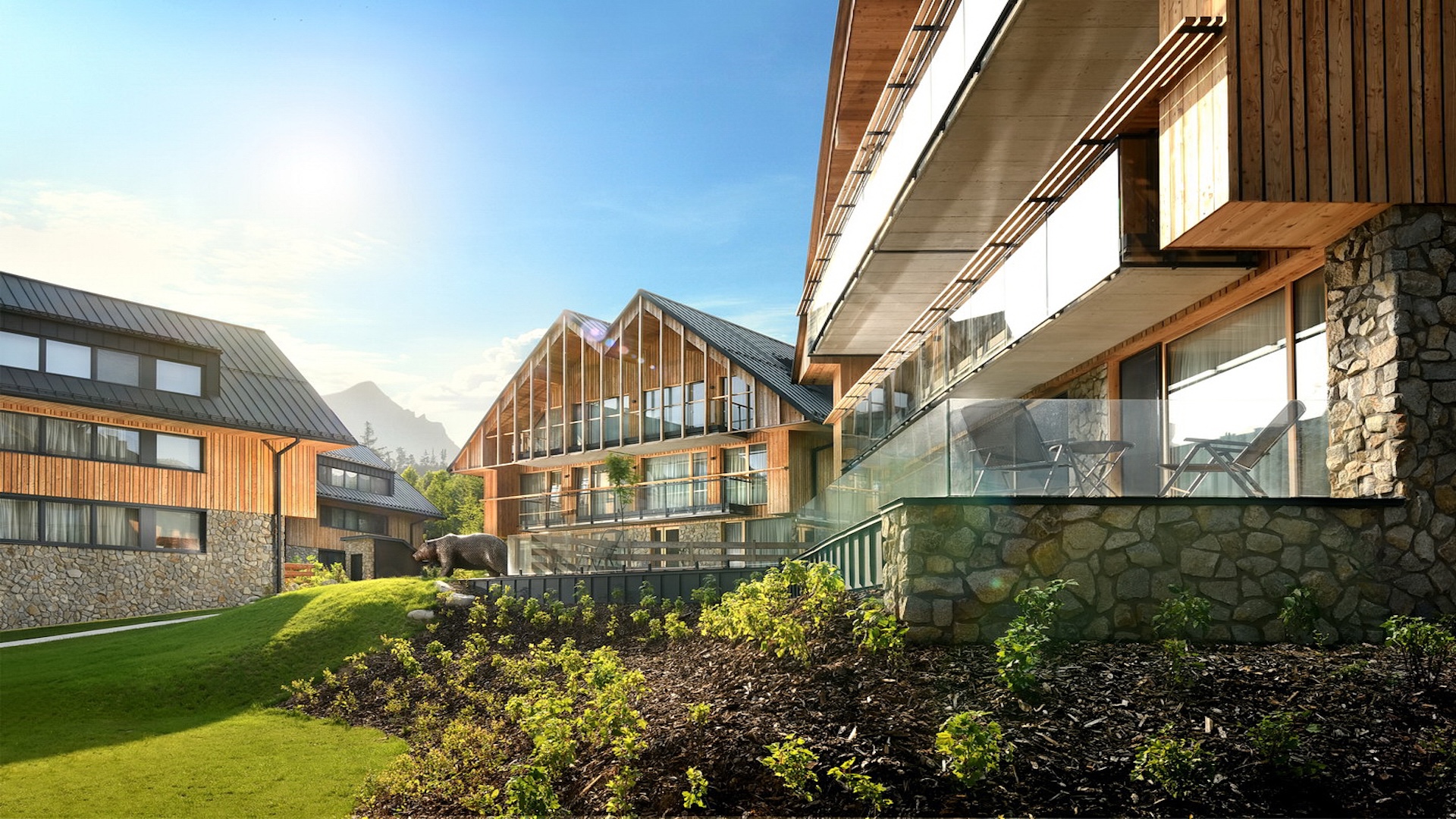 Preview photo in the page header. The image is part of the site structure and could be connected to the content.