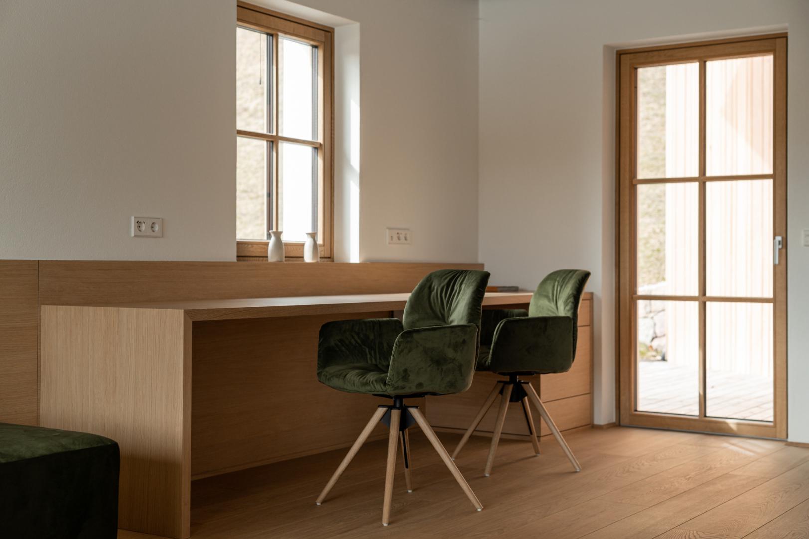 Preview photo. The image is connected to the amazing place. The image is part of the photo-gallery of the amazing place.