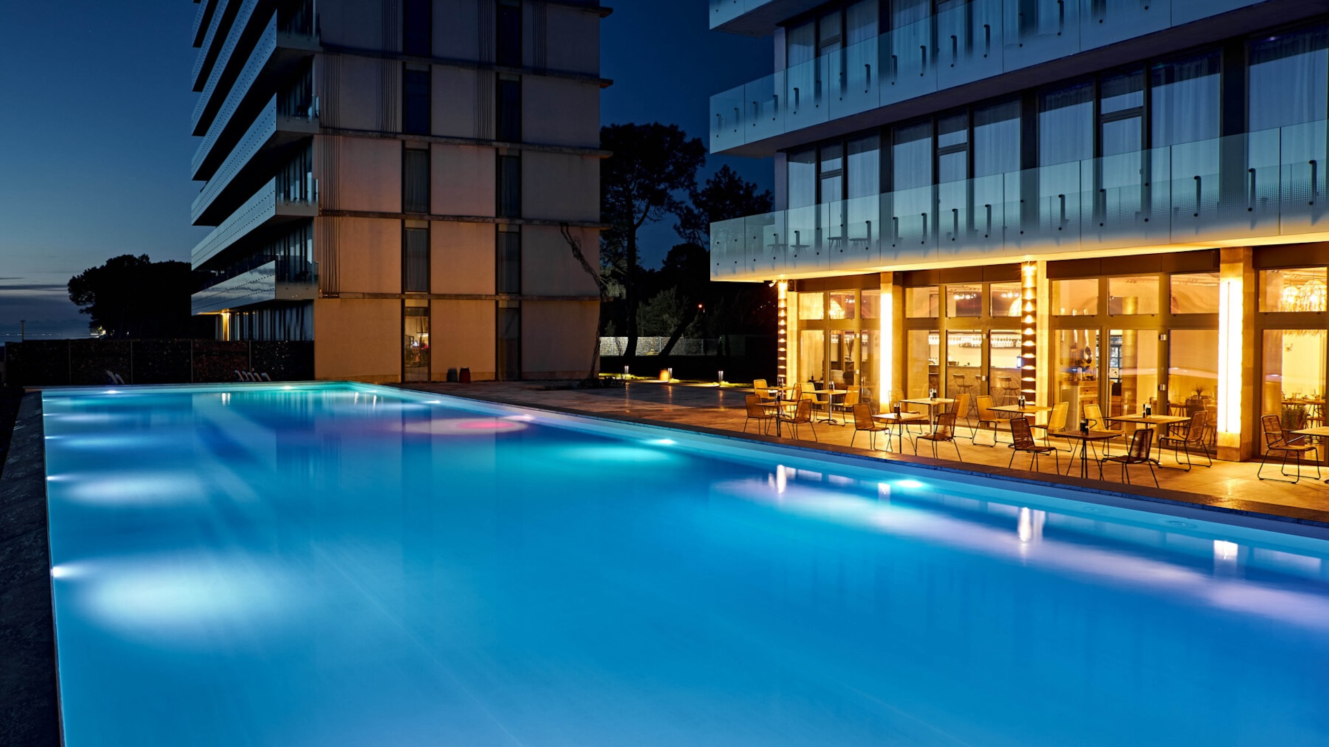 Preview photo in the page header. The image is part of the site structure and could be connected to the content.