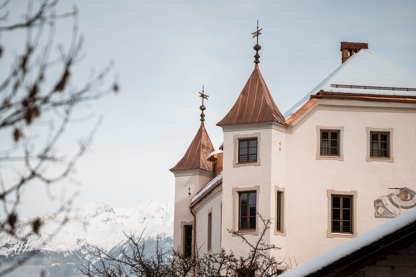 Preview photo in the page header. The image is part of the site structure and could be connected to the content.