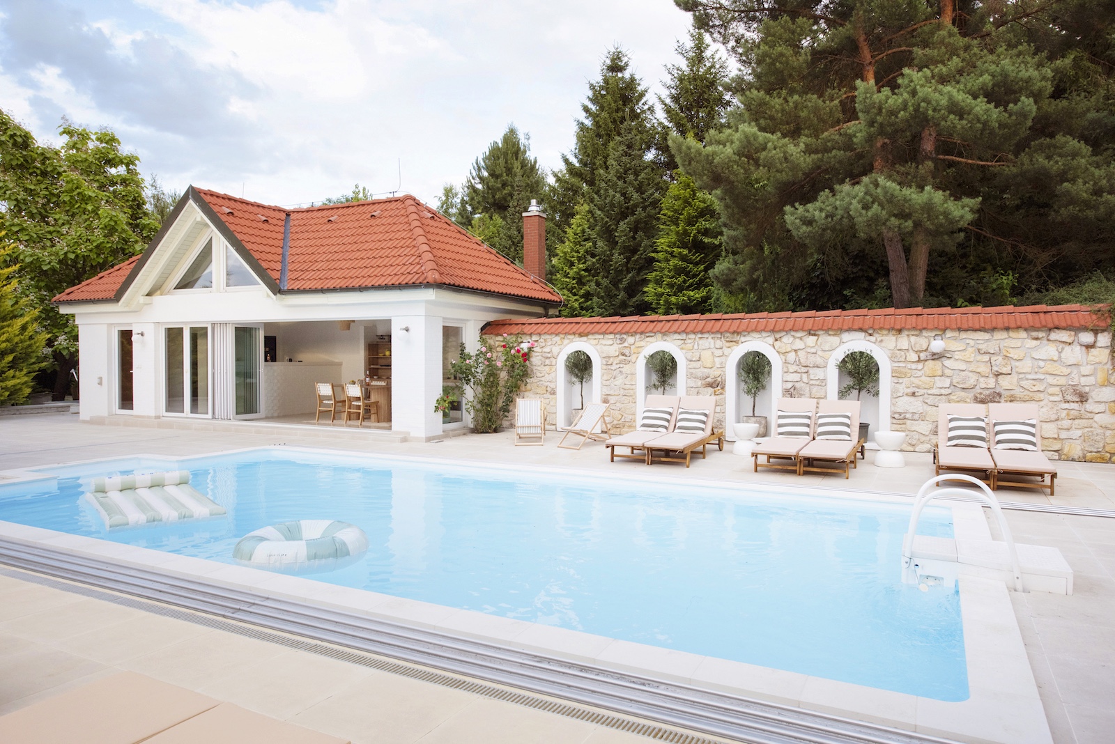 Preview photo. The image is connected to the amazing place. The image is part of the photo-gallery of the amazing place.