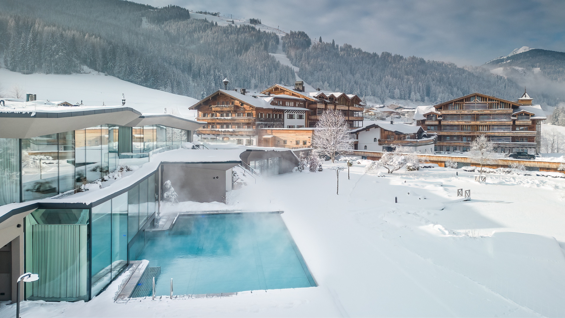 Preview photo in the page header. The image is part of the site structure and could be connected to the content.