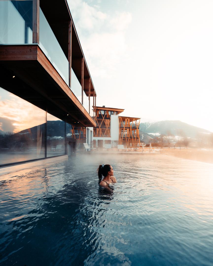 Preview photo in the page header. The image is part of the site structure and could be connected to the content.