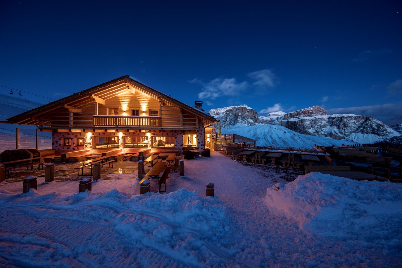 Preview photo in the page header. The image is part of the site structure and could be connected to the content.