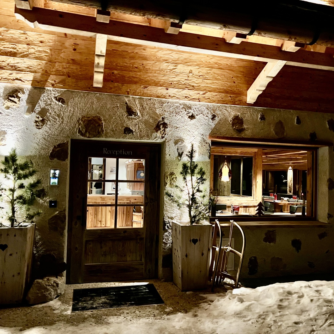 Preview photo in the page header. The image is part of the site structure and could be connected to the content.