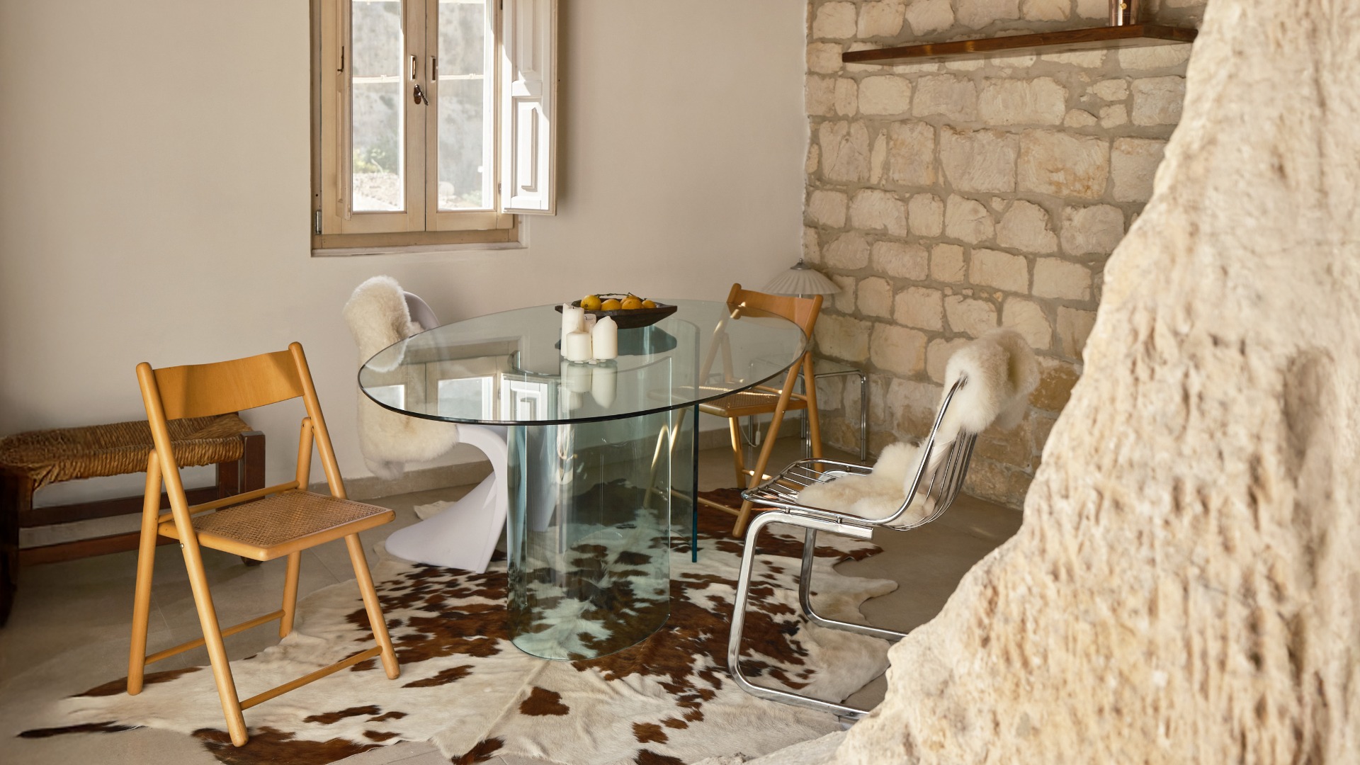 Preview photo in the page header. The image is part of the site structure and could be connected to the content.