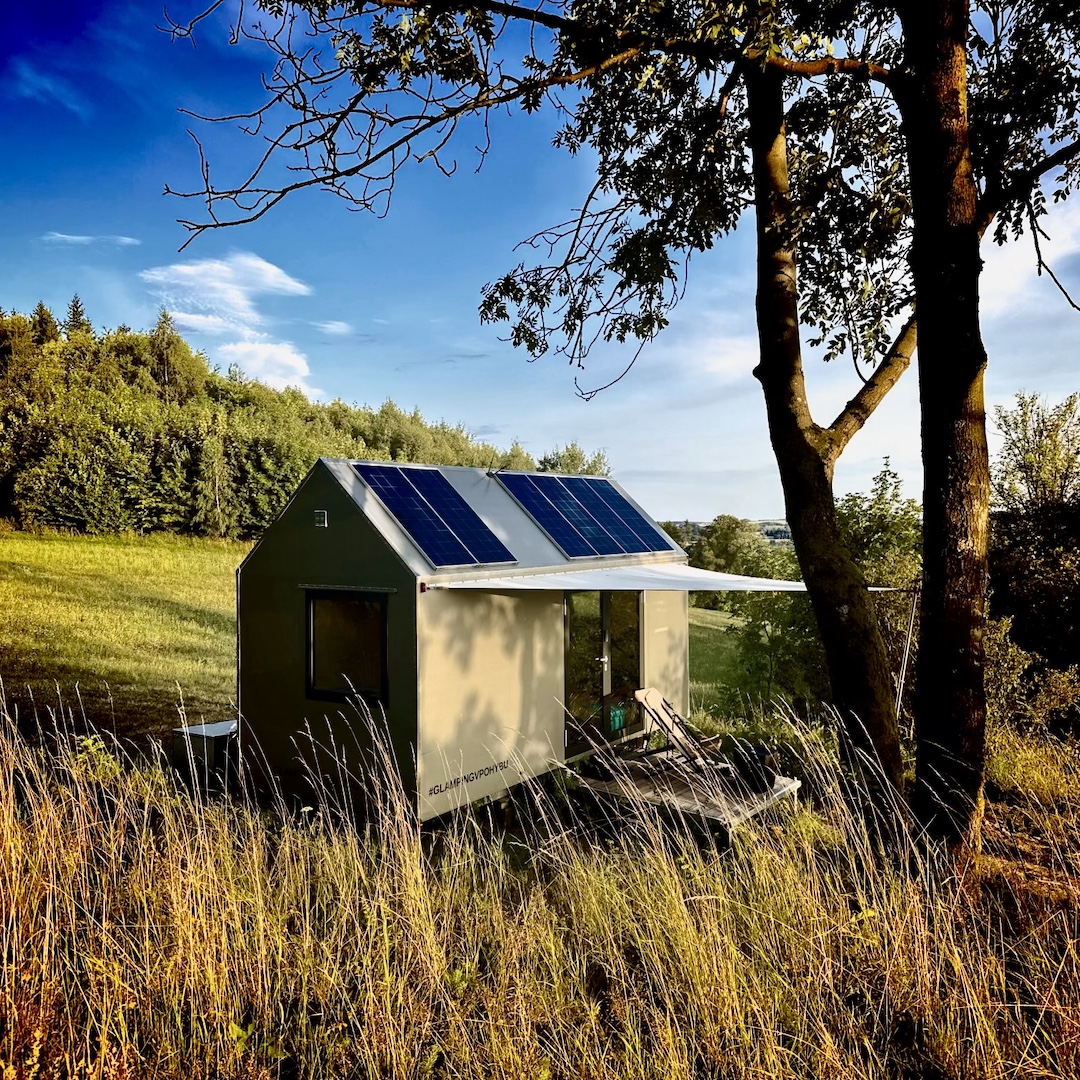 Preview photo in the page header. The image is part of the site structure and could be connected to the content.