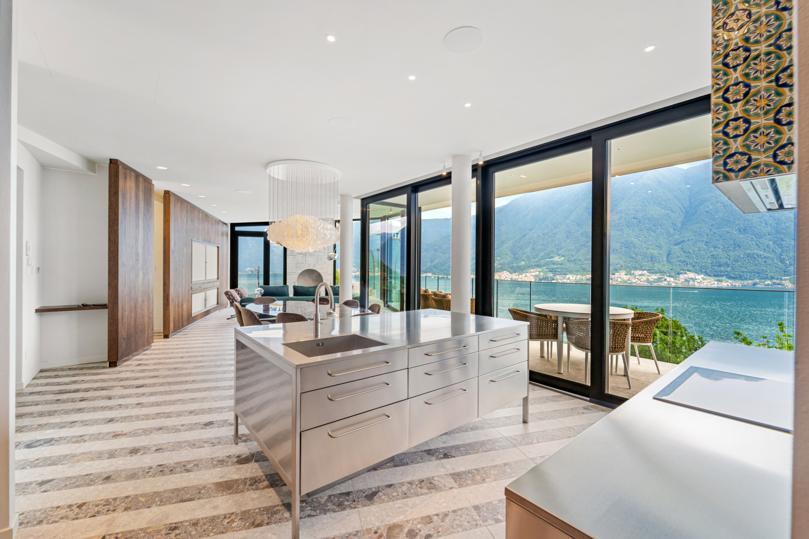 Preview photo. The image is connected to the amazing place. The image is part of the photo-gallery of the amazing place.