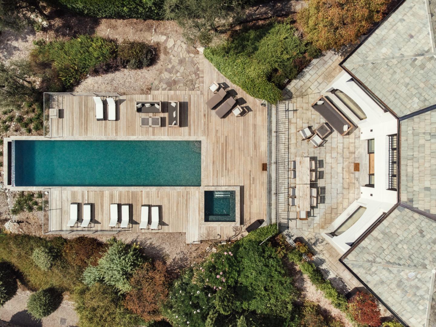 Preview photo. The image is connected to the amazing place. The image is part of the photo-gallery of the amazing place.