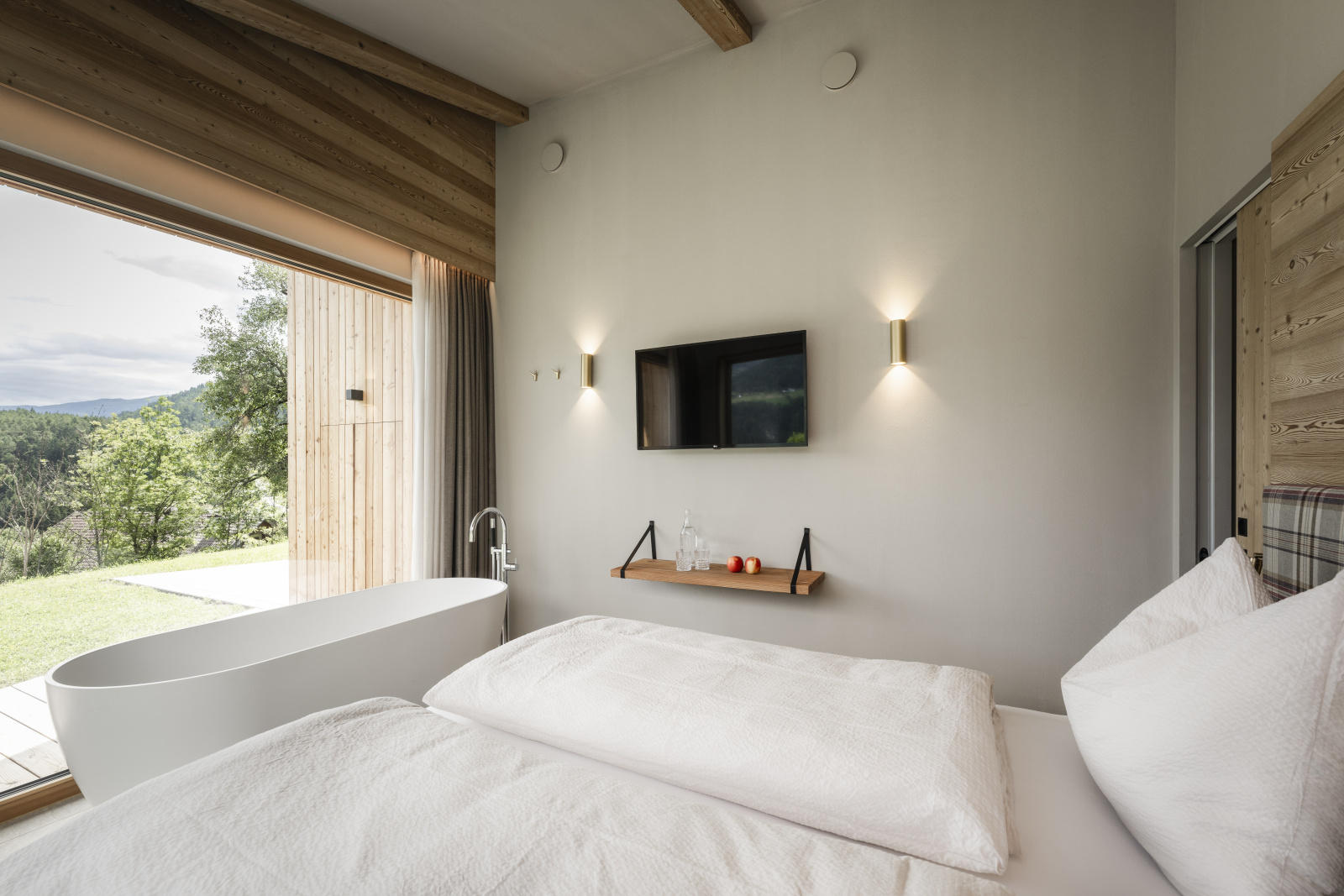 Preview photo. The image is connected to the amazing place. The image is part of the photo-gallery of the amazing place.