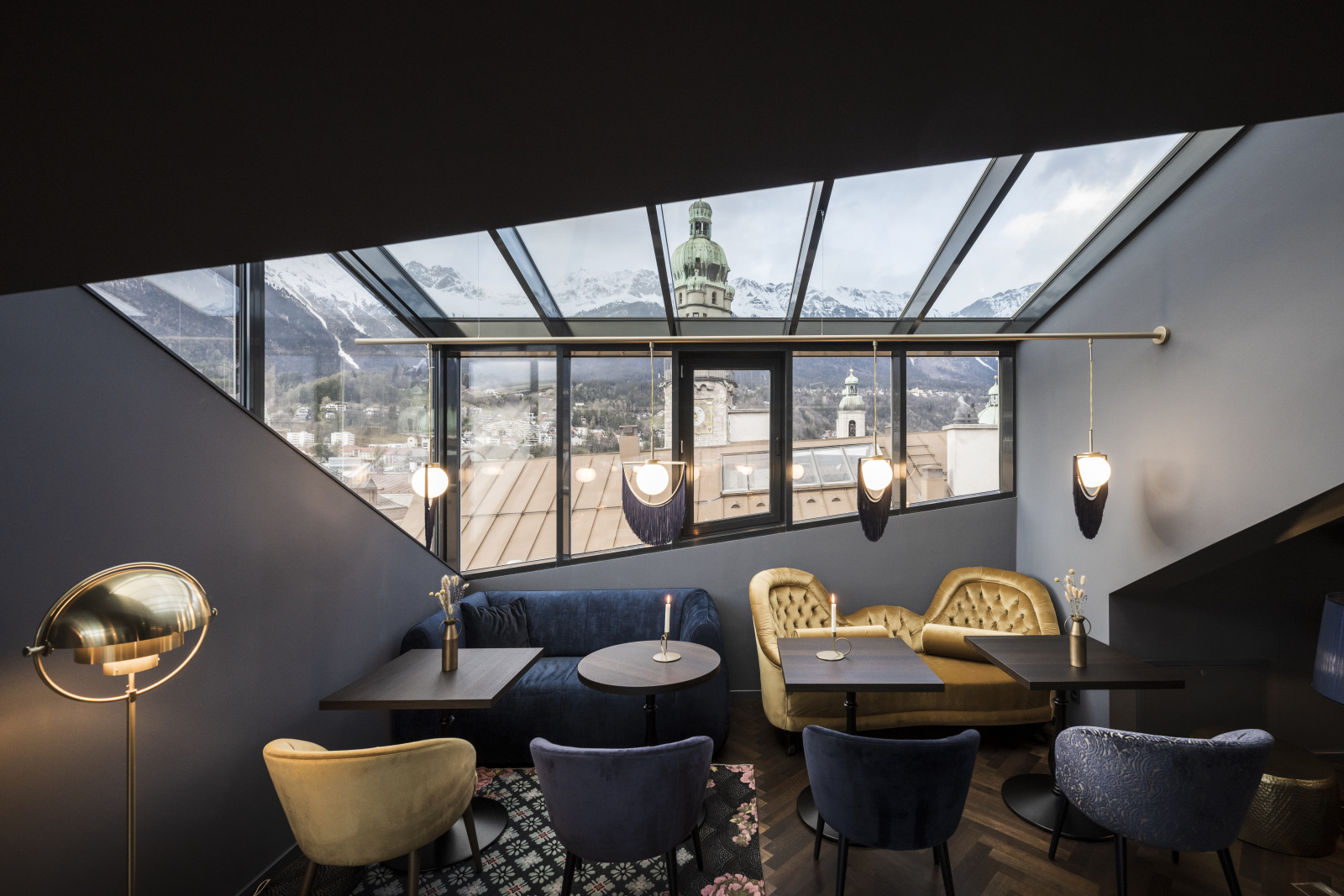 Preview photo in the page header. The image is part of the site structure and could be connected to the content.