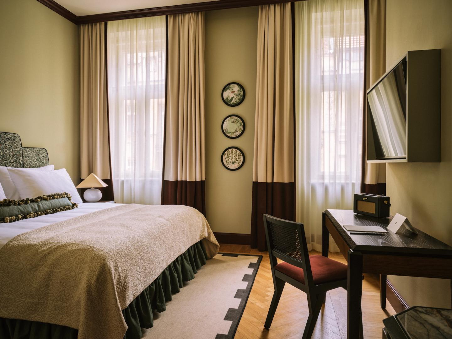 Preview photo. The image is connected to the amazing place. The image is part of the photo-gallery of the amazing place.